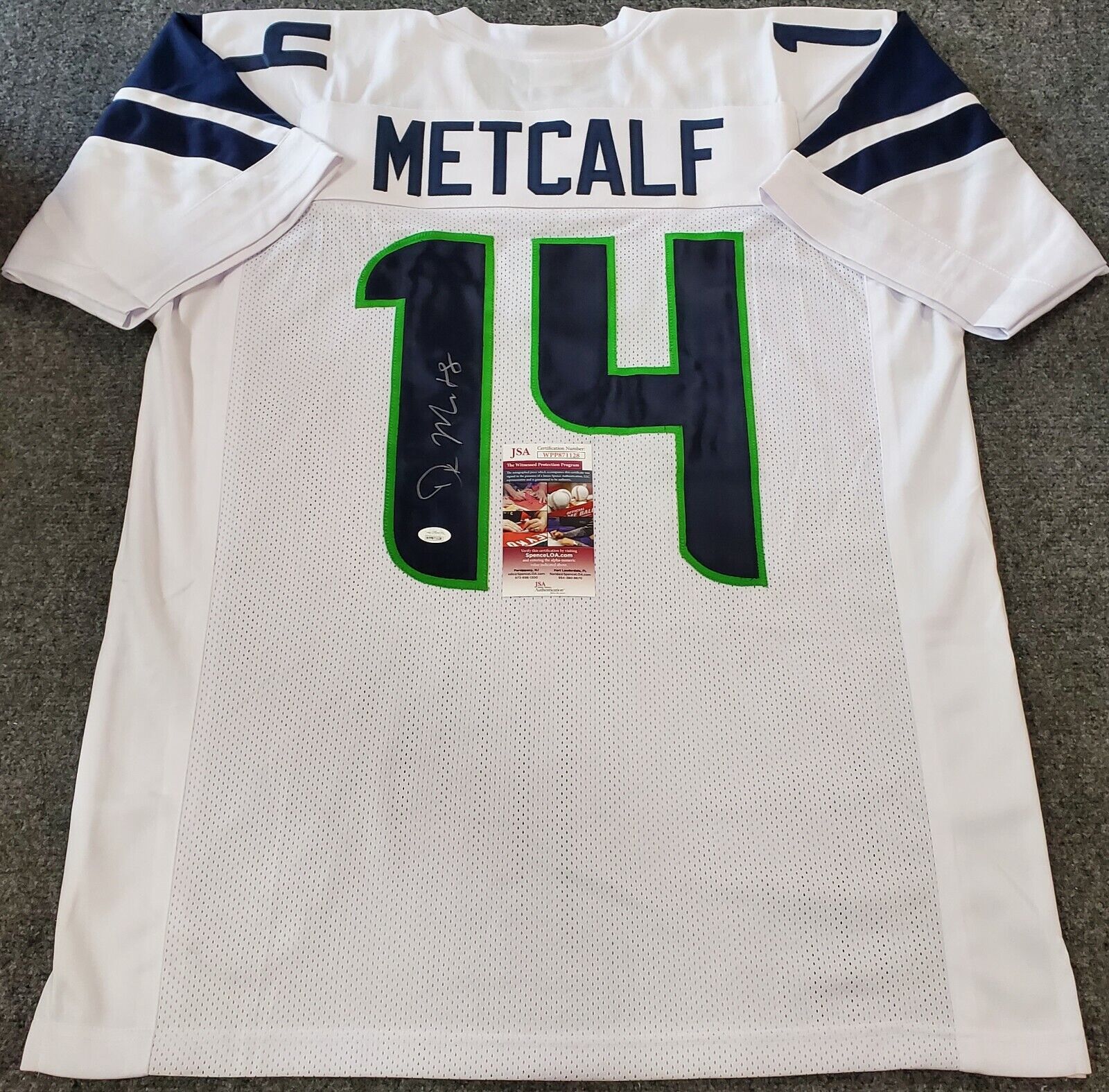 DK Metcalf Signed Seattle Seahawks Jersey JSA Hologram