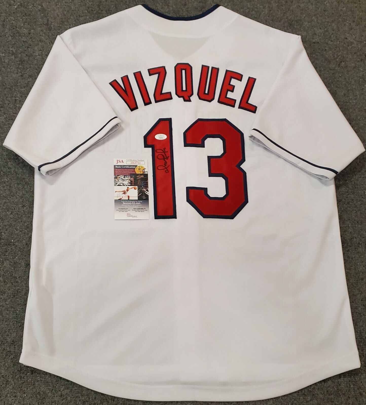 Omar Vizquel autographed signed jersey Cleveland Indians JSA COA