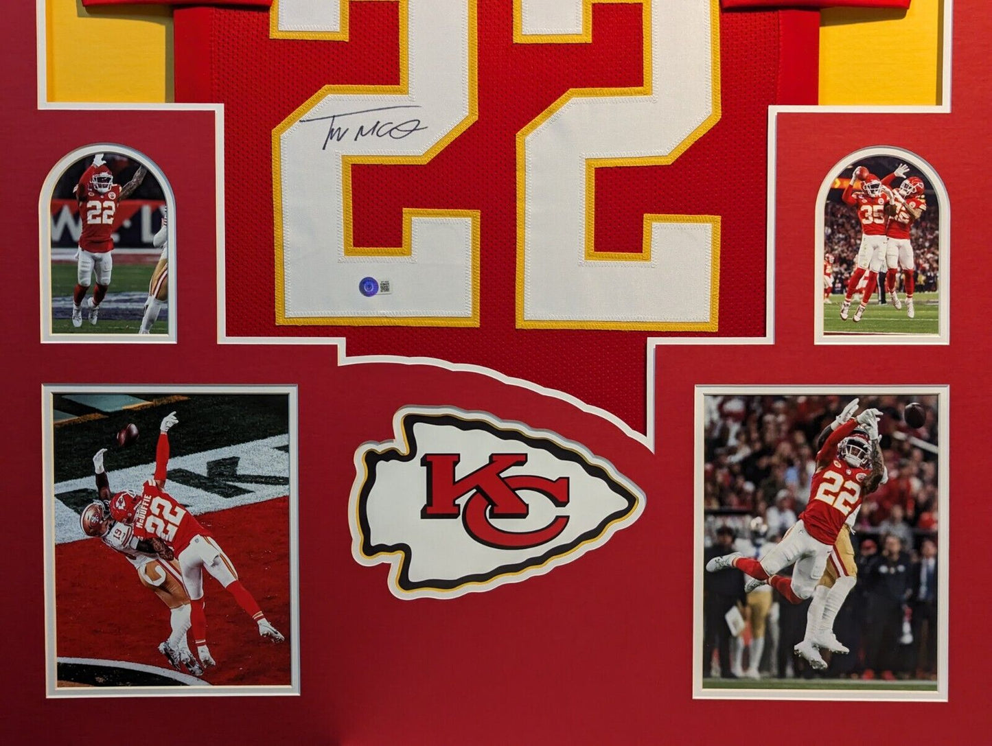 Framed Kansas City Chiefs Trent Mcduffie Autographed Signed Jersey Beckett Holo