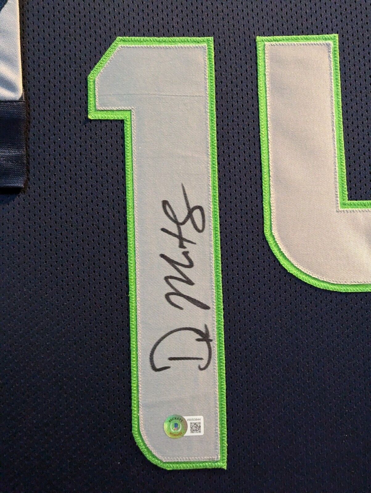 Framed Seattle Seahawks Dk Metcalf Autographed Signed Jersey Beckett Holo