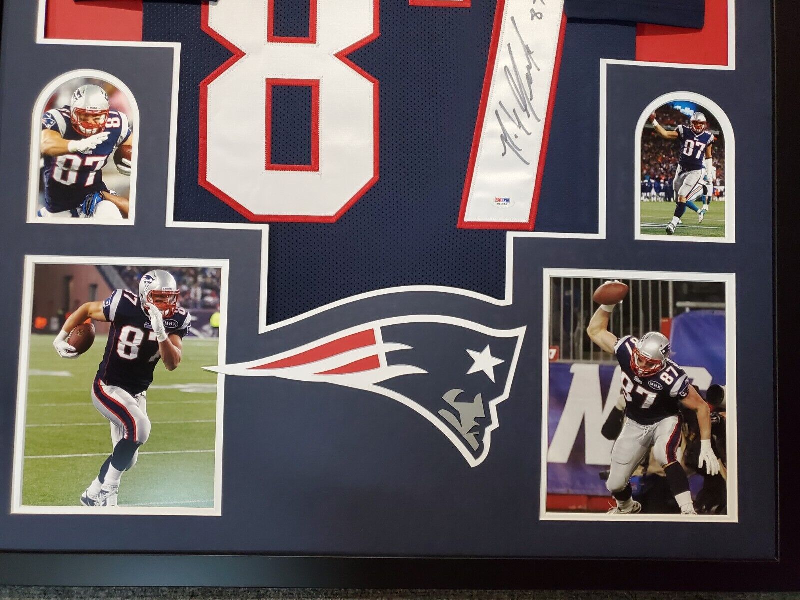 Signed best sale patriots jersey