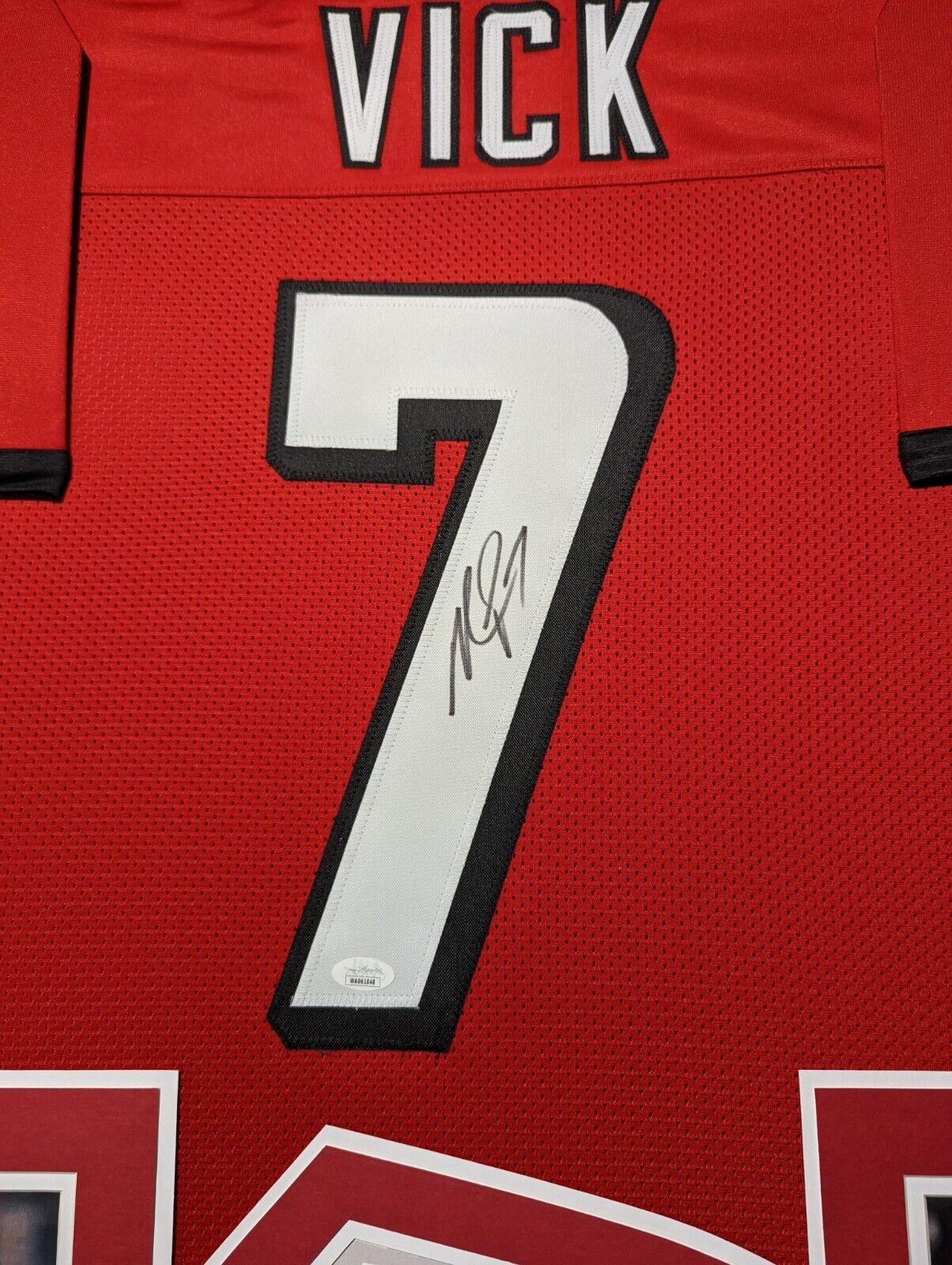 MVP Authentics Framed Atlanta Falcons Michael Vick Autographed Signed Jersey Jsa Coa 405 sports jersey framing , jersey framing