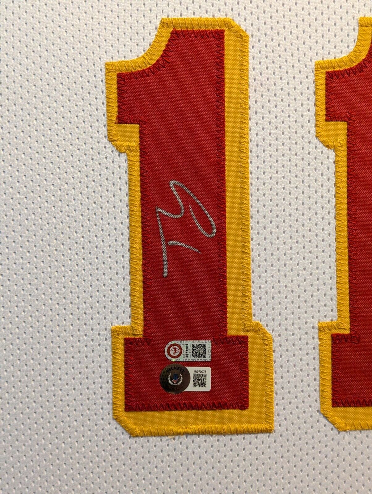 Custom Framed Atlanta Hawks Trae Young Signed Autographed Jersey Beckett Holo