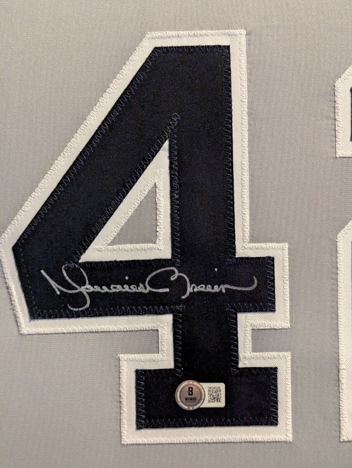 Framed New York Yankees Mariano Rivera Autographed Signed Jersey Beckett Holo