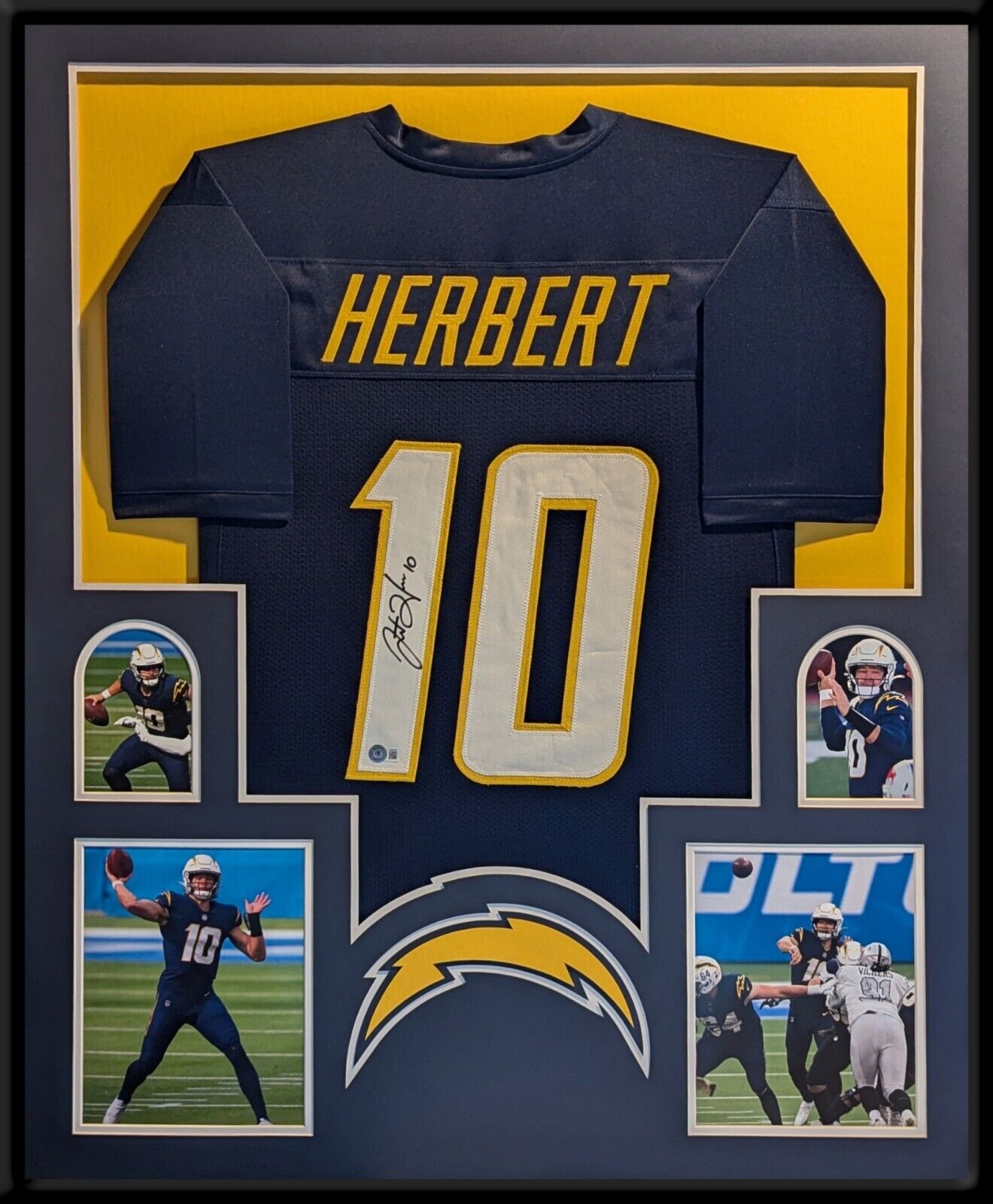 Framed Los Angeles Chargers Justin Herbert Autographed Signed Jersey Beckett