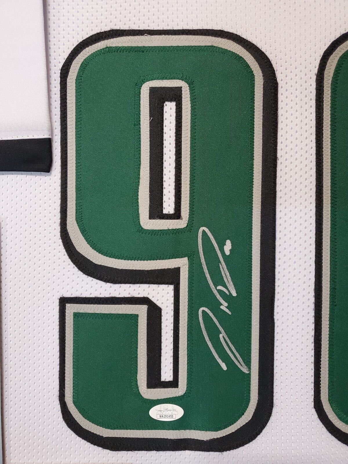 MVP Authentics Framed Philadelphia Eagles Jordan Davis Autographed Signed Jersey Jsa Coa 450 sports jersey framing , jersey framing