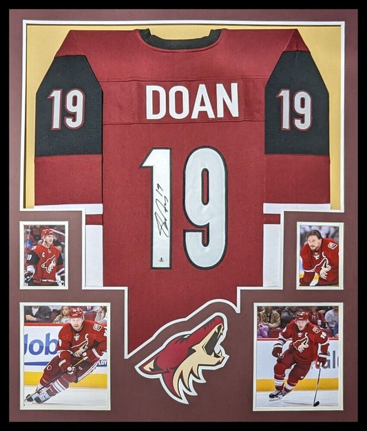 MVP Authentics Framed Phoenix Coyotes Shane Doan Autographed Signed Jersey Beckett Coa 450 sports jersey framing , jersey framing