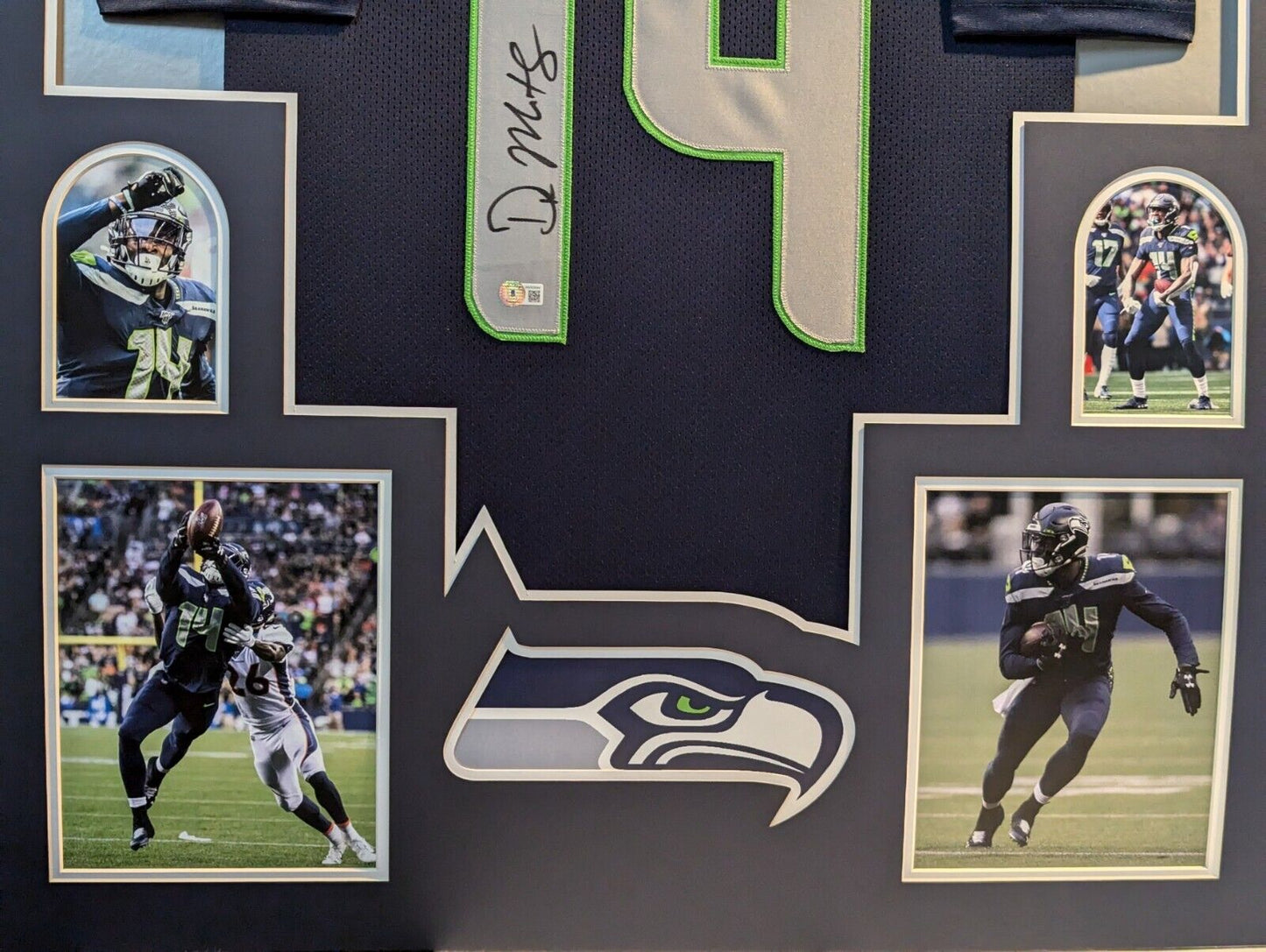 Framed Seattle Seahawks Dk Metcalf Autographed Signed Jersey Beckett Holo