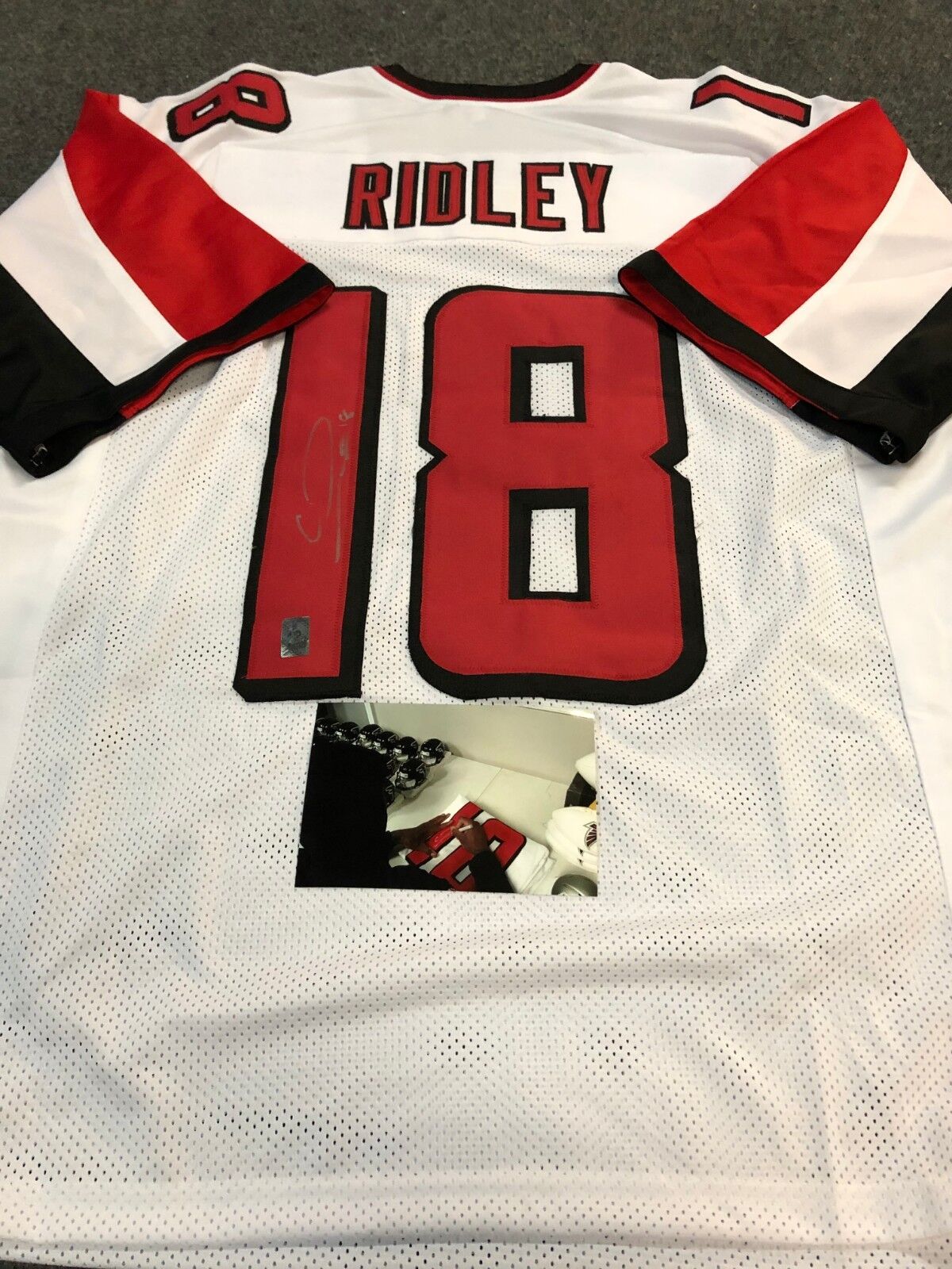 MVP Authentics Atlanta Falcons Calvin Ridley Autographed Signed Jersey Gtsm Holo 134.10 sports jersey framing , jersey framing