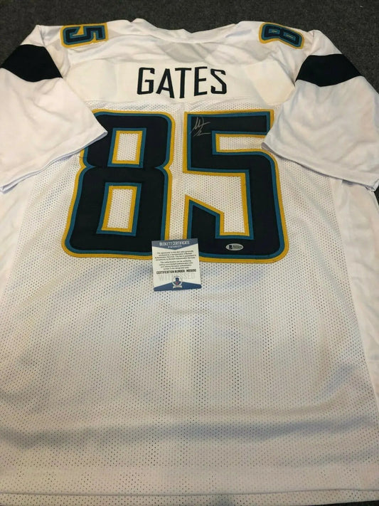 MVP Authentics L.A. Chargers Antonio Gates Autographed Signed Jersey Beckett Coa 135 sports jersey framing , jersey framing