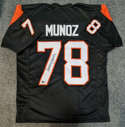 MVP Authentics Cincinnati Bengals Anthony Munoz Autographed Signed Jersey Beckett Holo 135 sports jersey framing , jersey framing