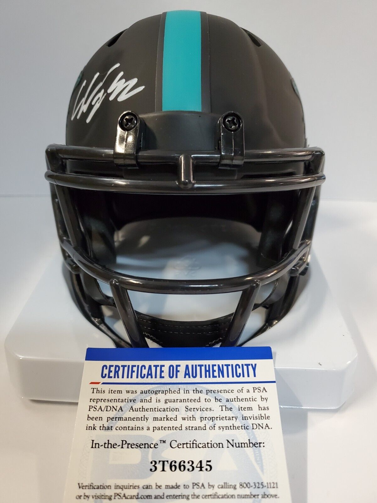 MVP Authentics Miami Dolphins Christian Wilkins Autographed Signed Eclipse Mini Helmet Psa Coa 99 sports jersey framing , jersey framing