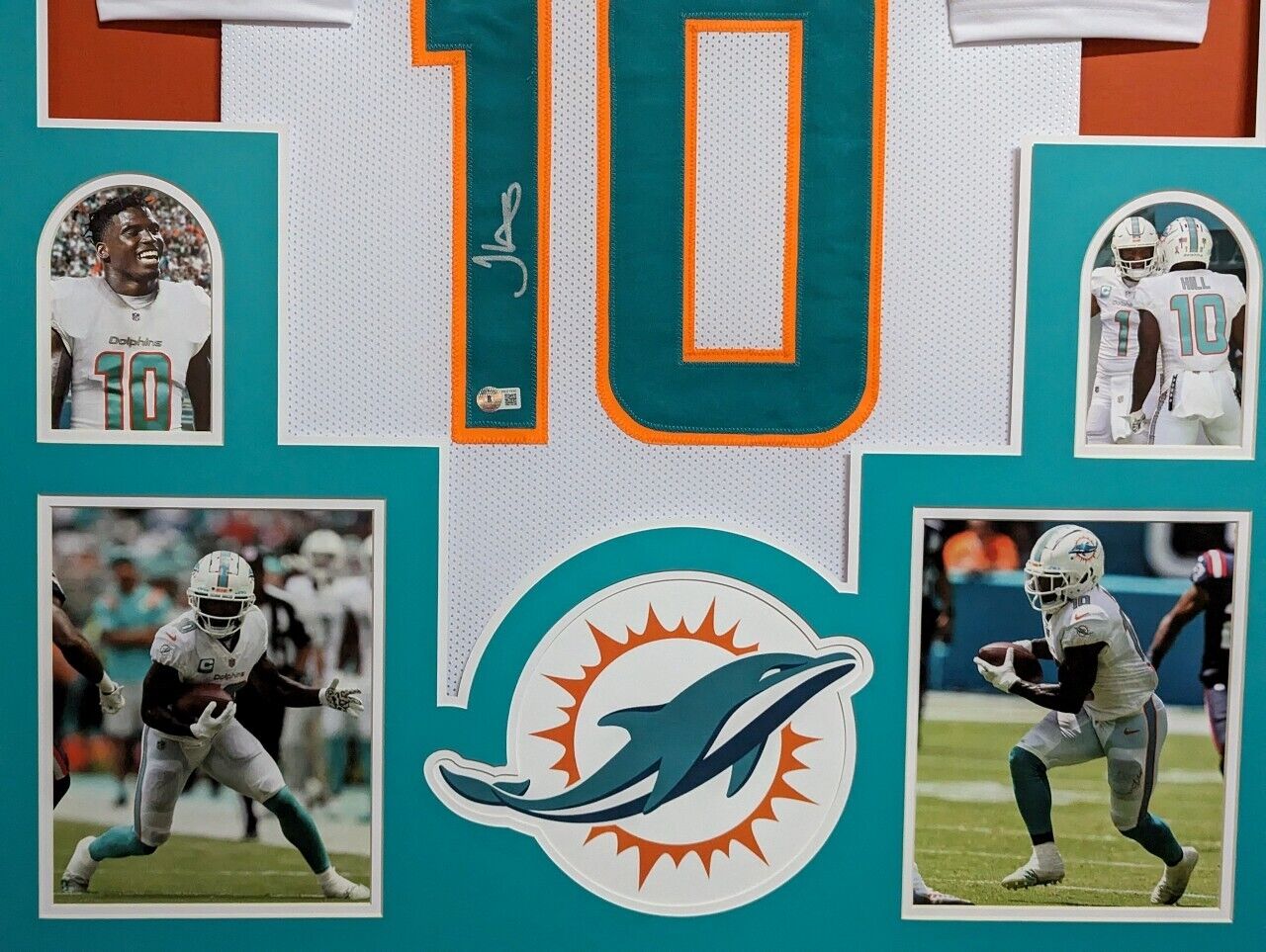 MVP Authentics Framed Miami Dolphins Tyreek Hill Autographed Signed Jersey Beckett Holo 450 sports jersey framing , jersey framing